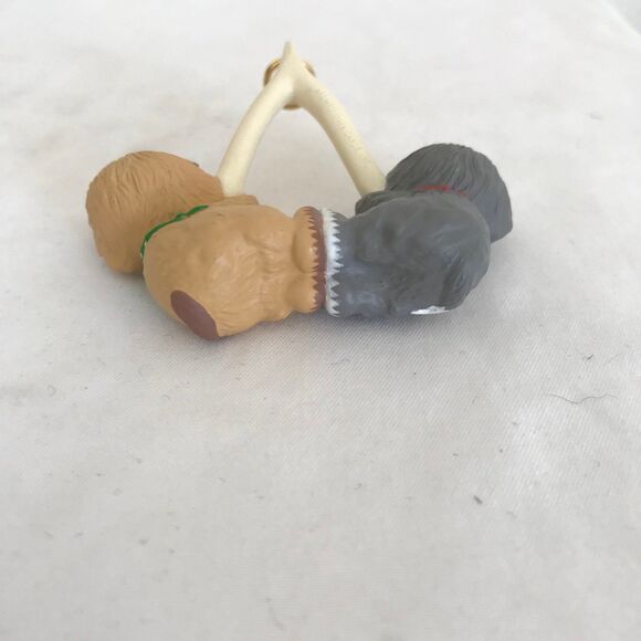 1992 Hallmark Keepsake Holiday Wishes Two Kittens On Wishbone Christmas Ornament - Picture 5 of 7